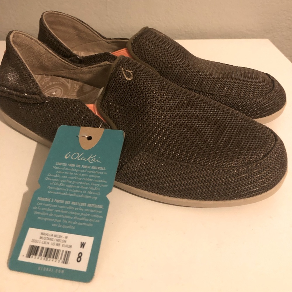 Olukai Wailua *New with tags*coral and brown slip on sneakers